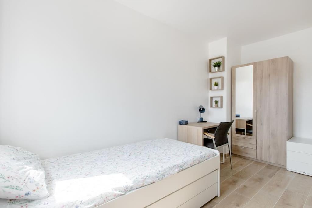 Private Room In Renovated Apartment - Tram 1 Min Walk นีซ ภายนอก รูปภาพ