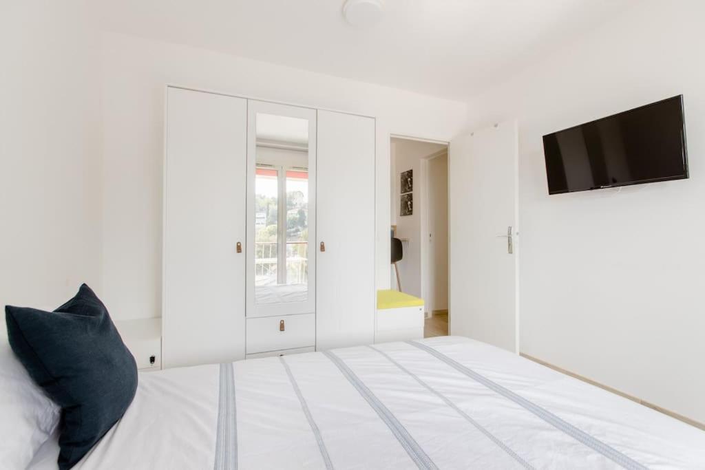 Private Room In Renovated Apartment - Tram 1 Min Walk นีซ ภายนอก รูปภาพ